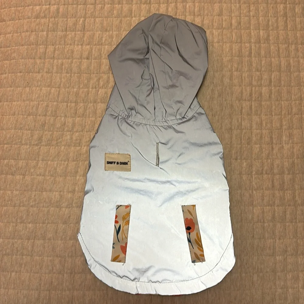 🌼 Sniff & Bark Yellow Floral Reversible Zoomies Rain Vest™ - Picture 6 of 12